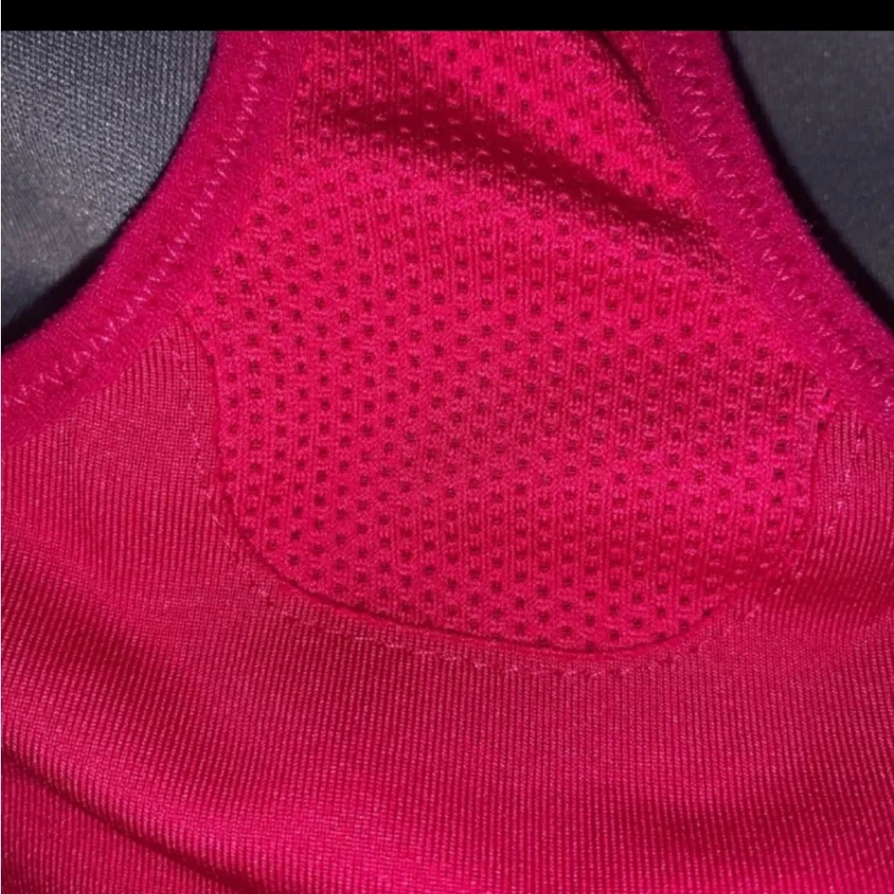 Nike Racerback Sports Bra in Nearly New Condition Sz Small